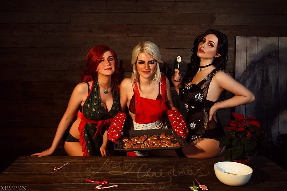 Russian Cosplay: Christmas Ladies (The Witcher 3: Wild Hunt)