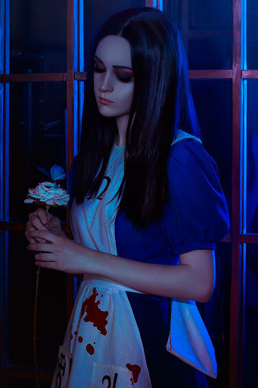 Russian Cosplay: Alice Liddell (Alice: Madness Returns)