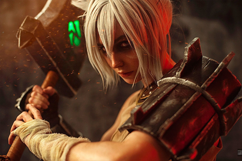 Russian Cosplay: Riven (League of Legends)