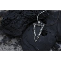 Подвеска Alien Triangle