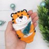Мягкая игрушка Tiger With Present V.8