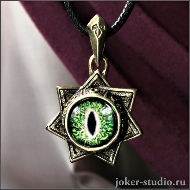 Кулон Magicians' Star with Dragon's Eye