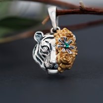 Кулон Tiger in Flowers